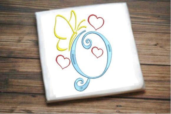 Q Letter Love Butterfly Monogram